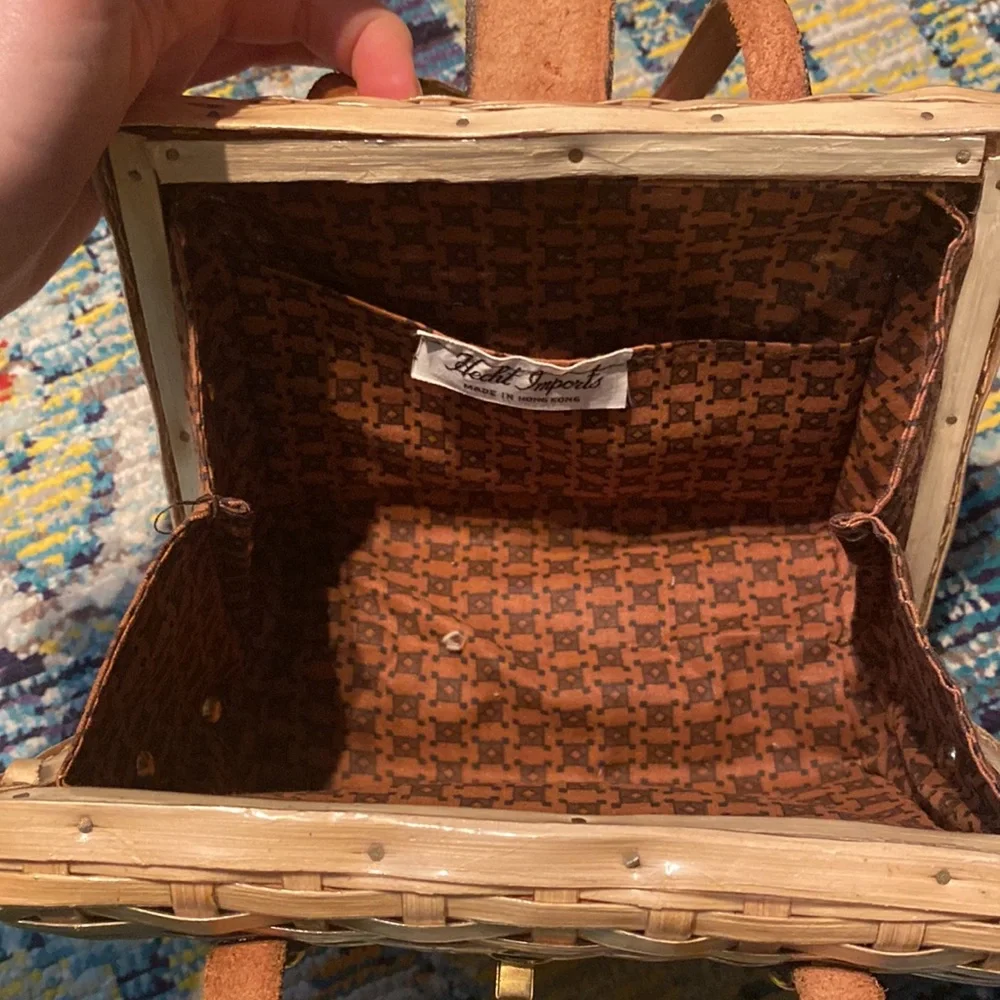 Vintage Natural Wicker Woven Handbag with Brown Leather Accents - Picture 5 of 8